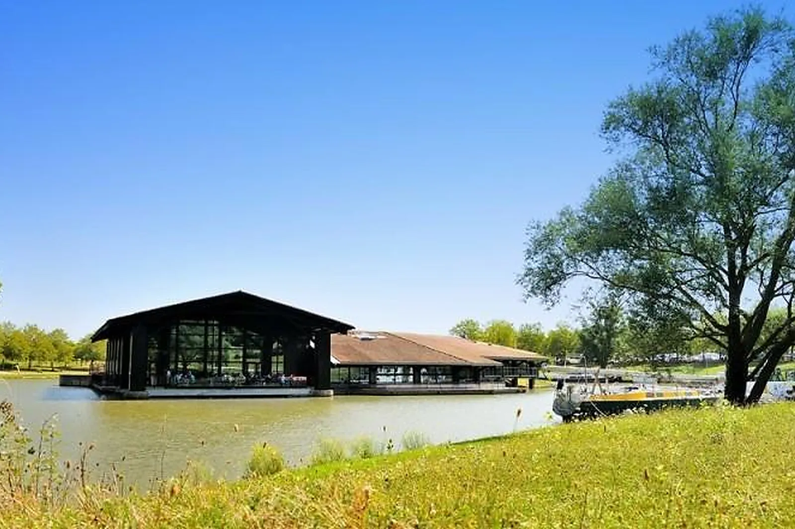 Lieux événementiels, LA DINÉE