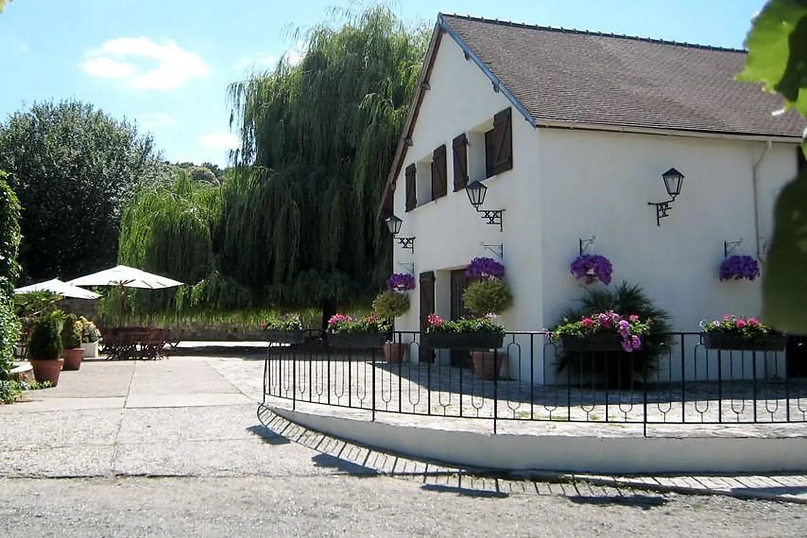 Lieux événementiels, LA FERME AUX SAULES