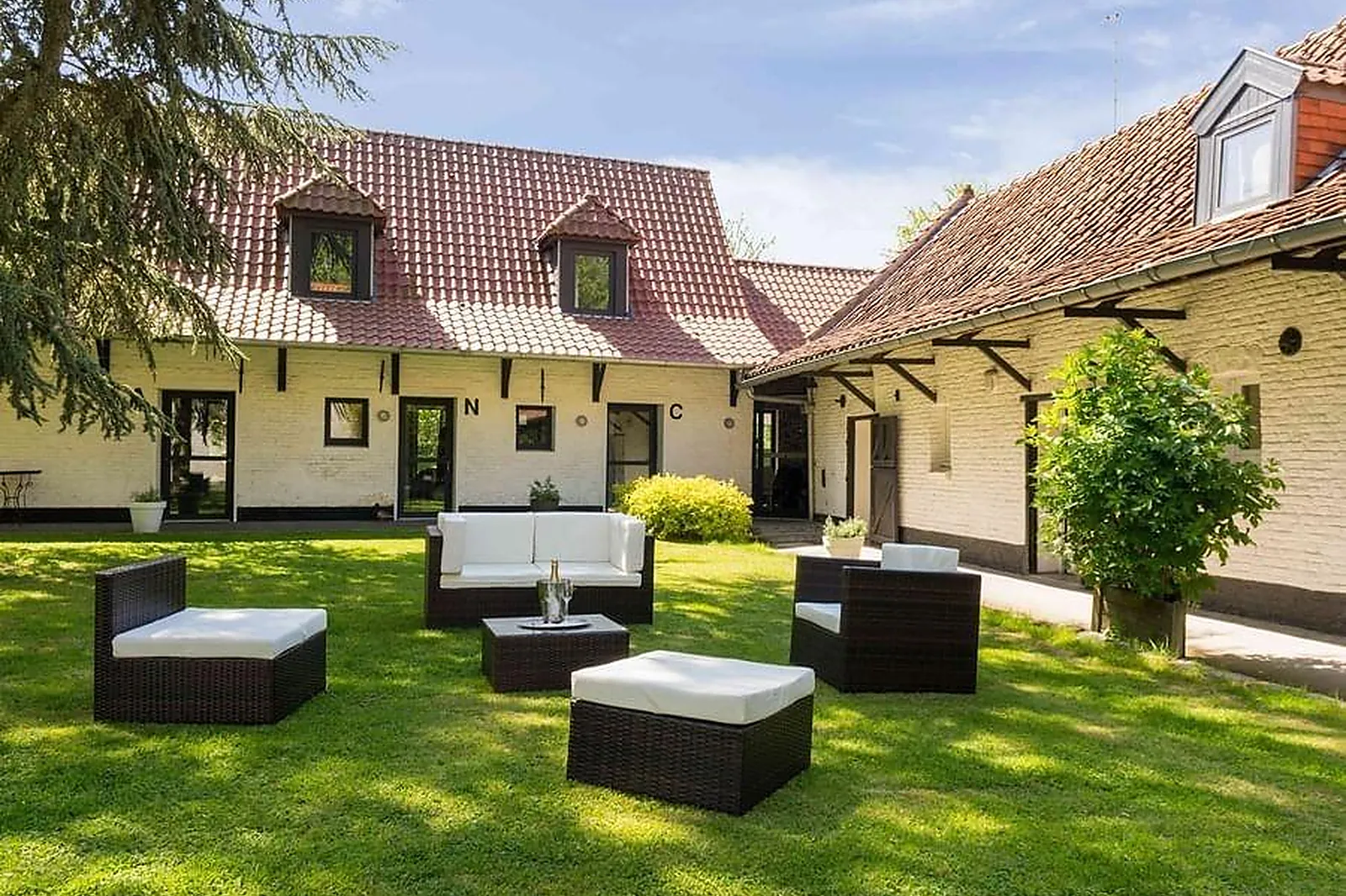 Lieux événementiels, LA FERME BLANCHE, THE ORIGINALS RELAIS