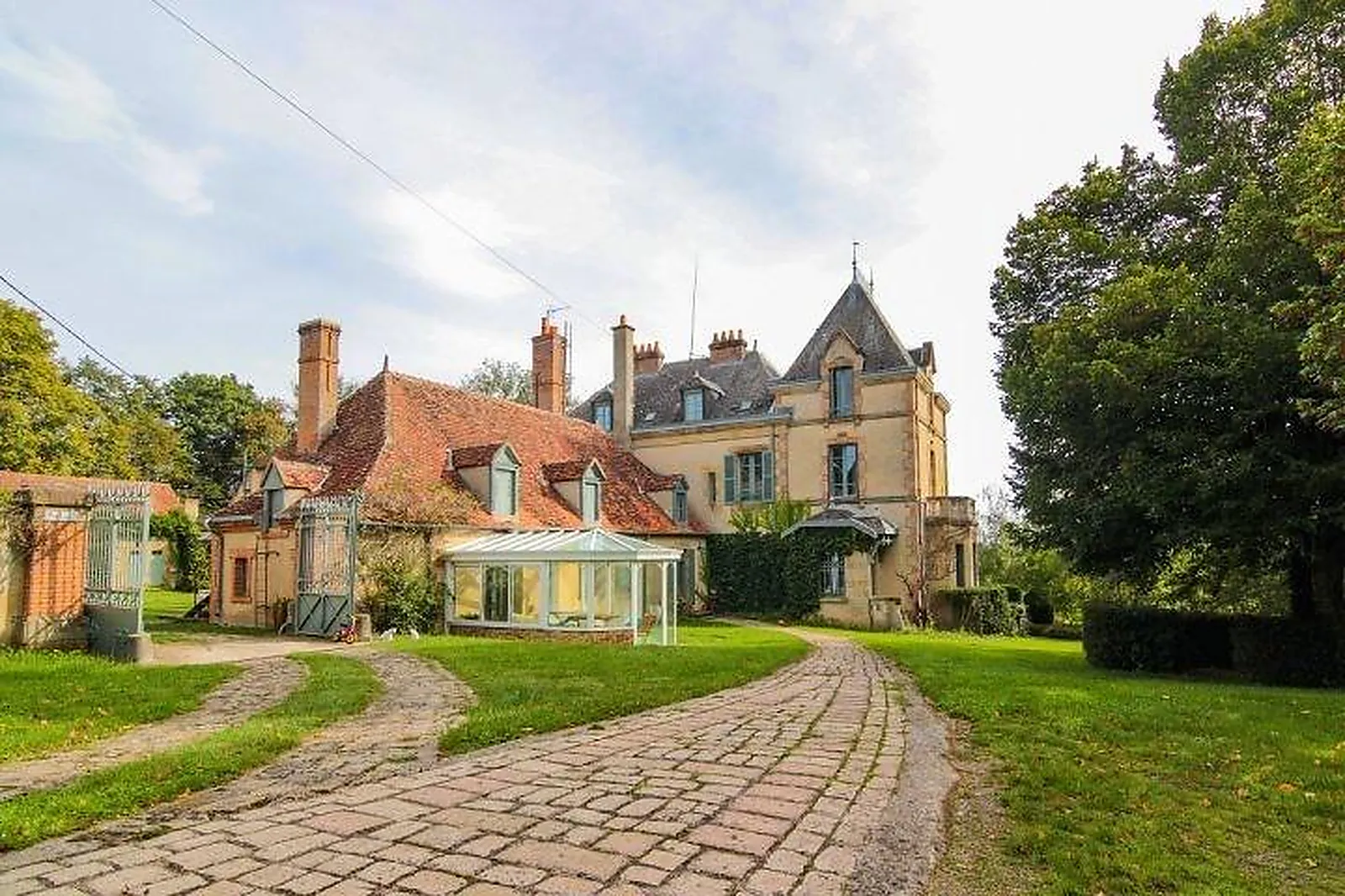 Lieux événementiels, LA FERME BLEUE