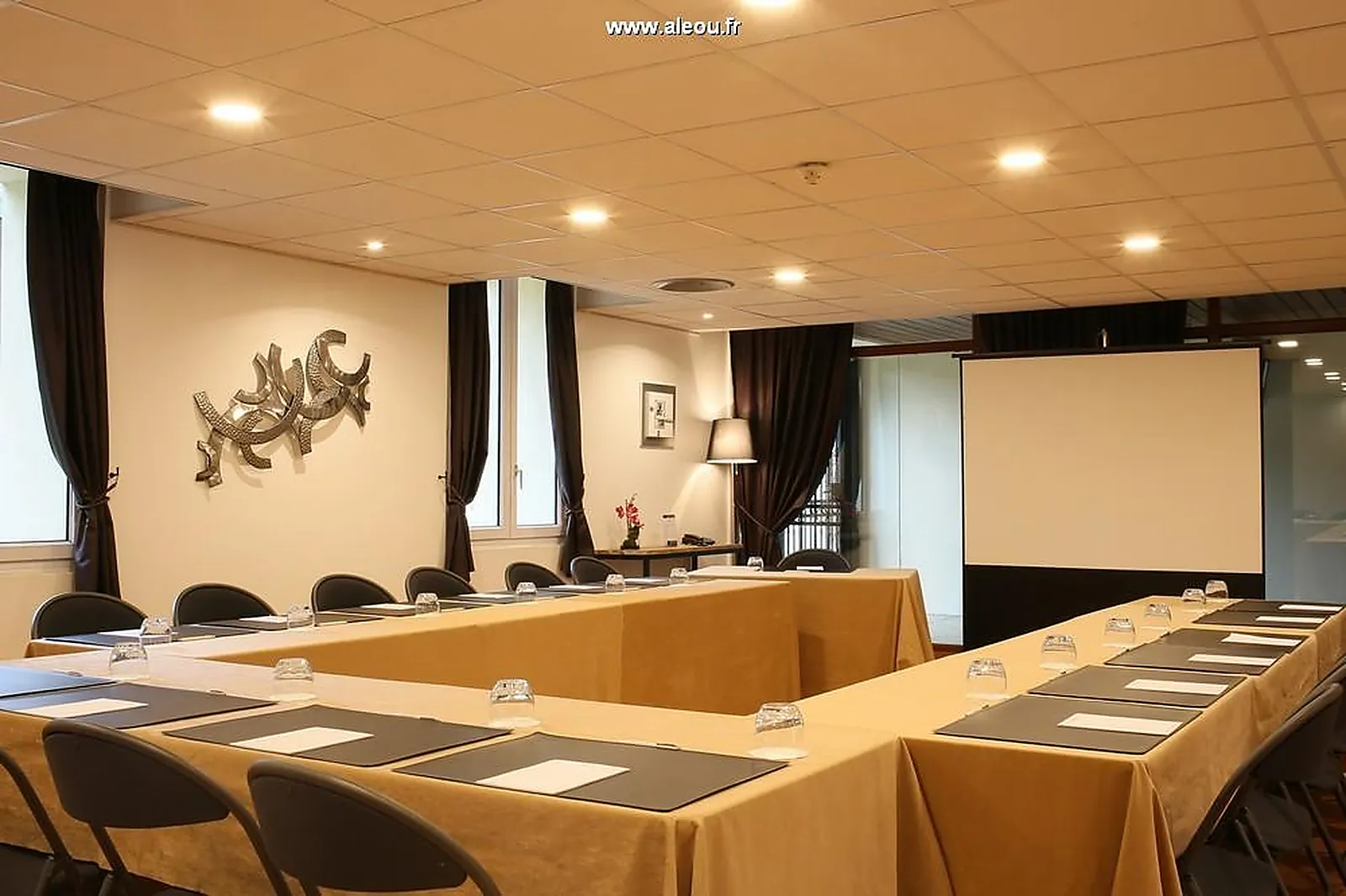 Lieux événementiels, LA FERME DU MANET