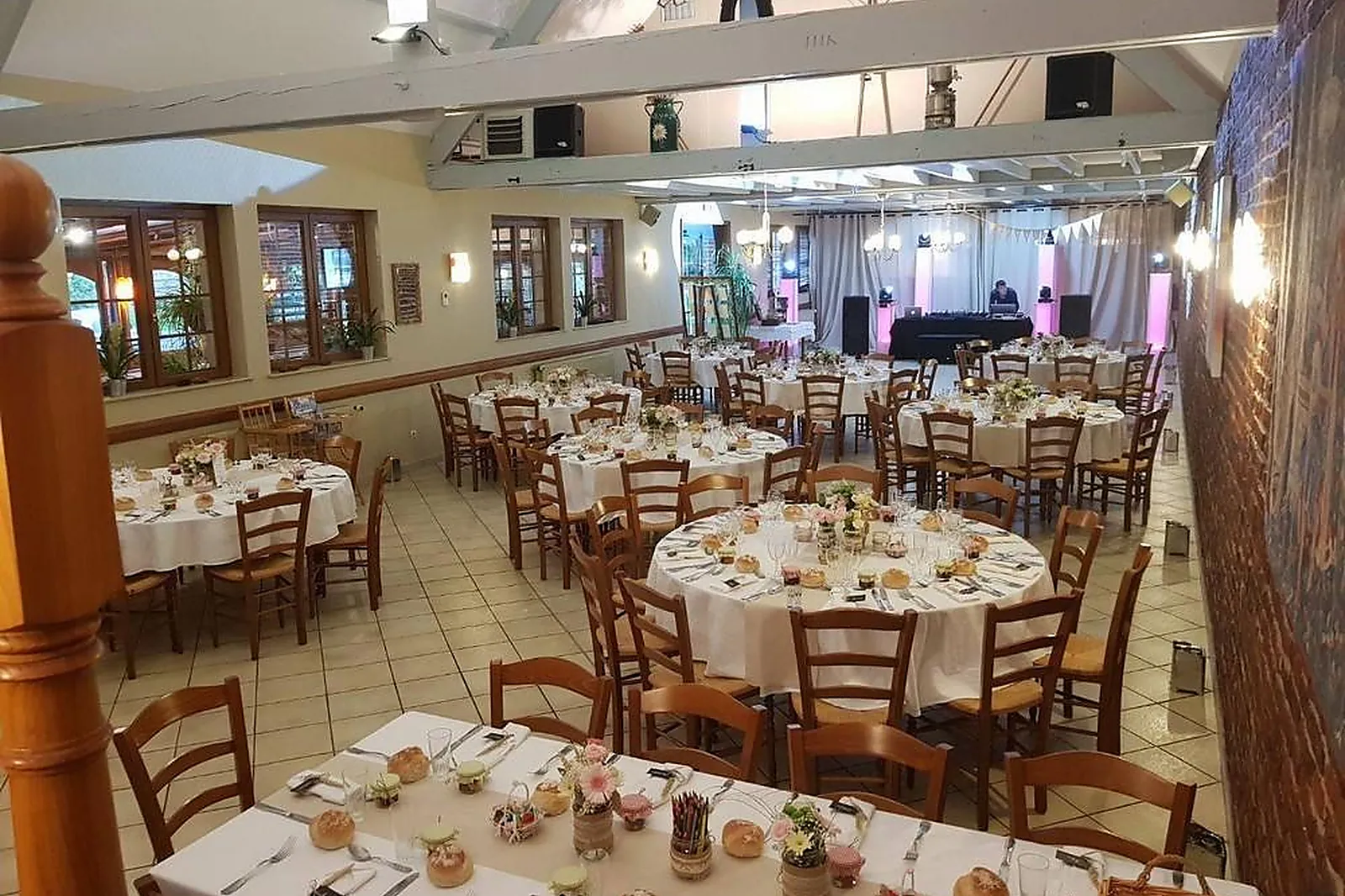 Lieux événementiels, LA FERME DE JONQUEUSE