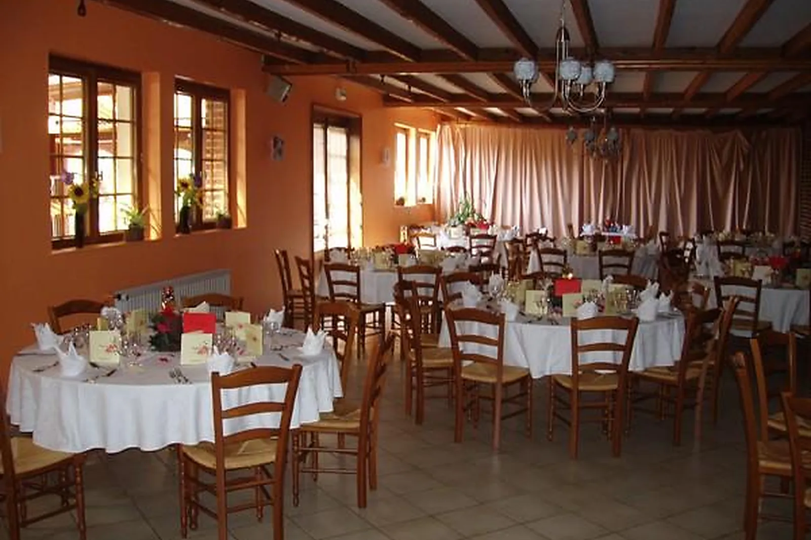 Lieux événementiels, LA FERME DE JONQUEUSE