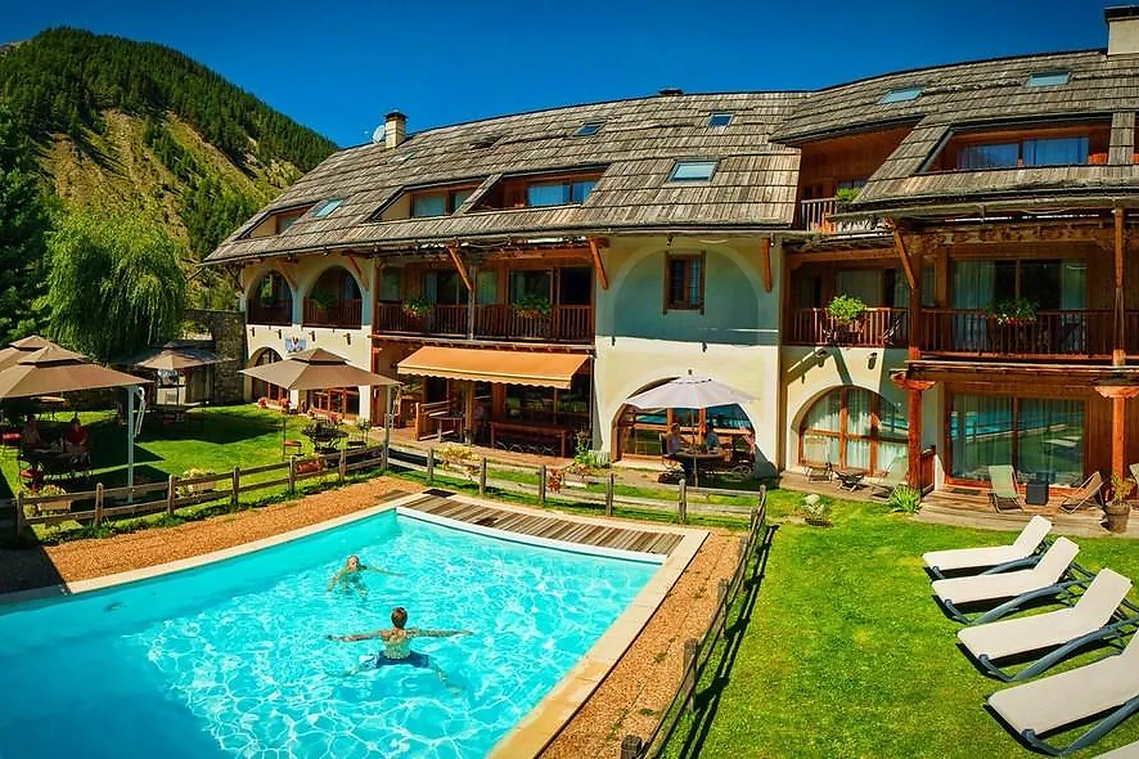 Lieux événementiels, LA FERME DE L'IZOARD