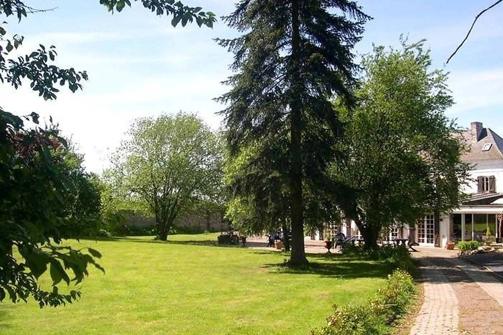 Lieux événementiels, LA FLAMBÉE VILLERS-LE-ROI