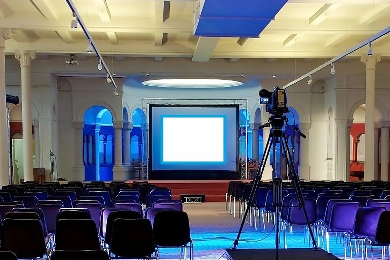 Lieux événementiels, LA GRANDE CRYPTE