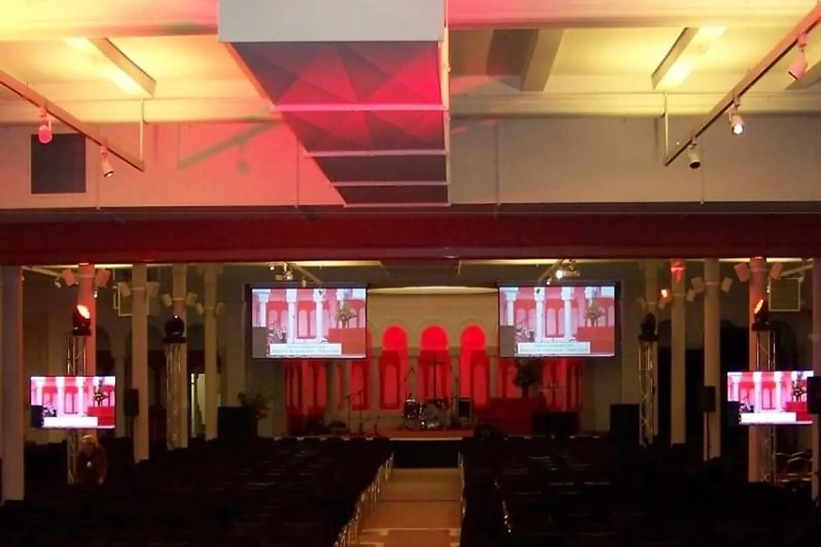 Lieux événementiels, LA GRANDE CRYPTE