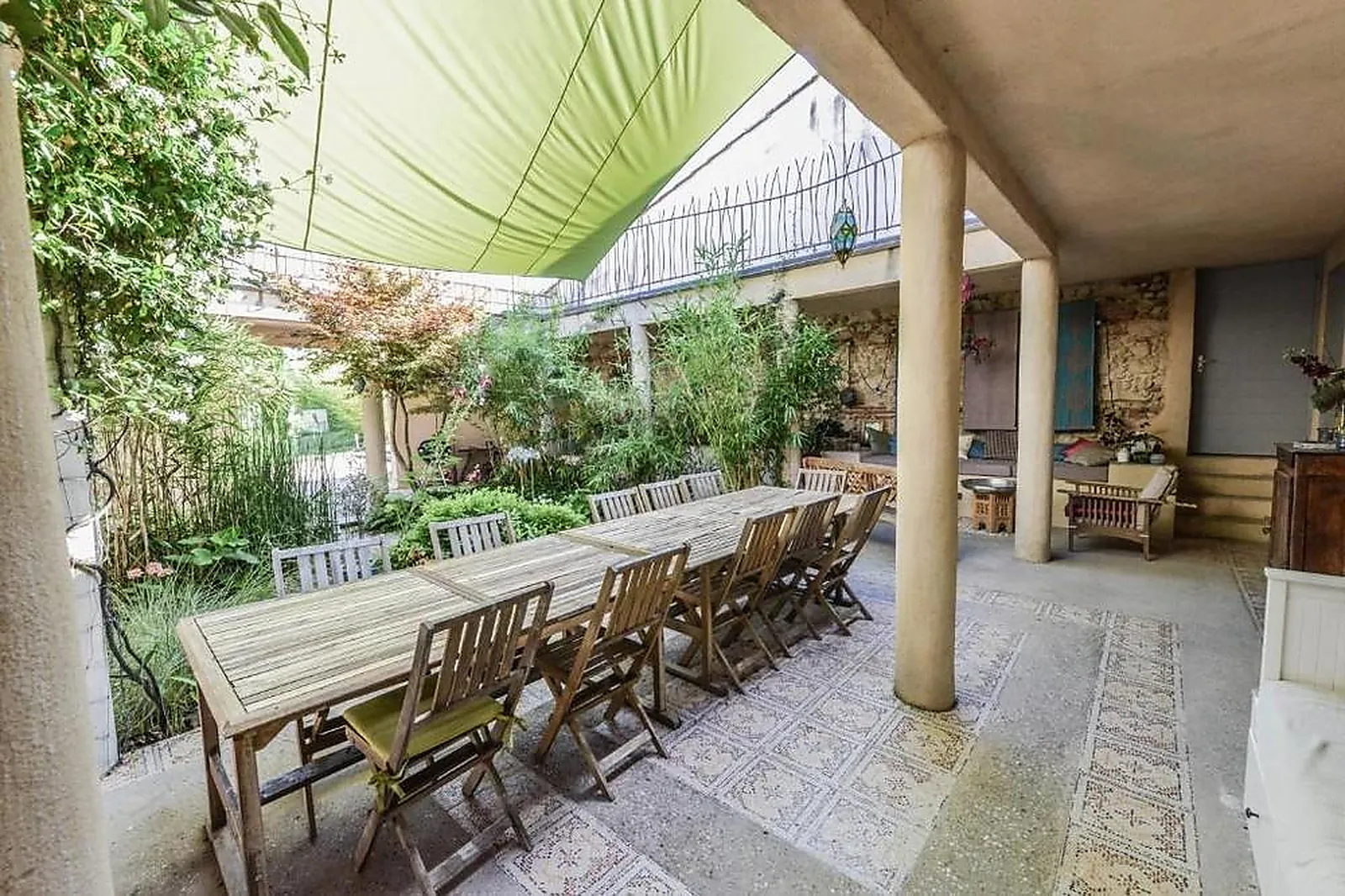 Lieux événementiels, LA GRANDE OASIS