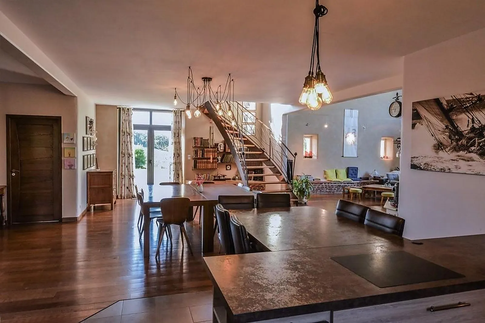 Lieux événementiels, LA GRANDE OASIS