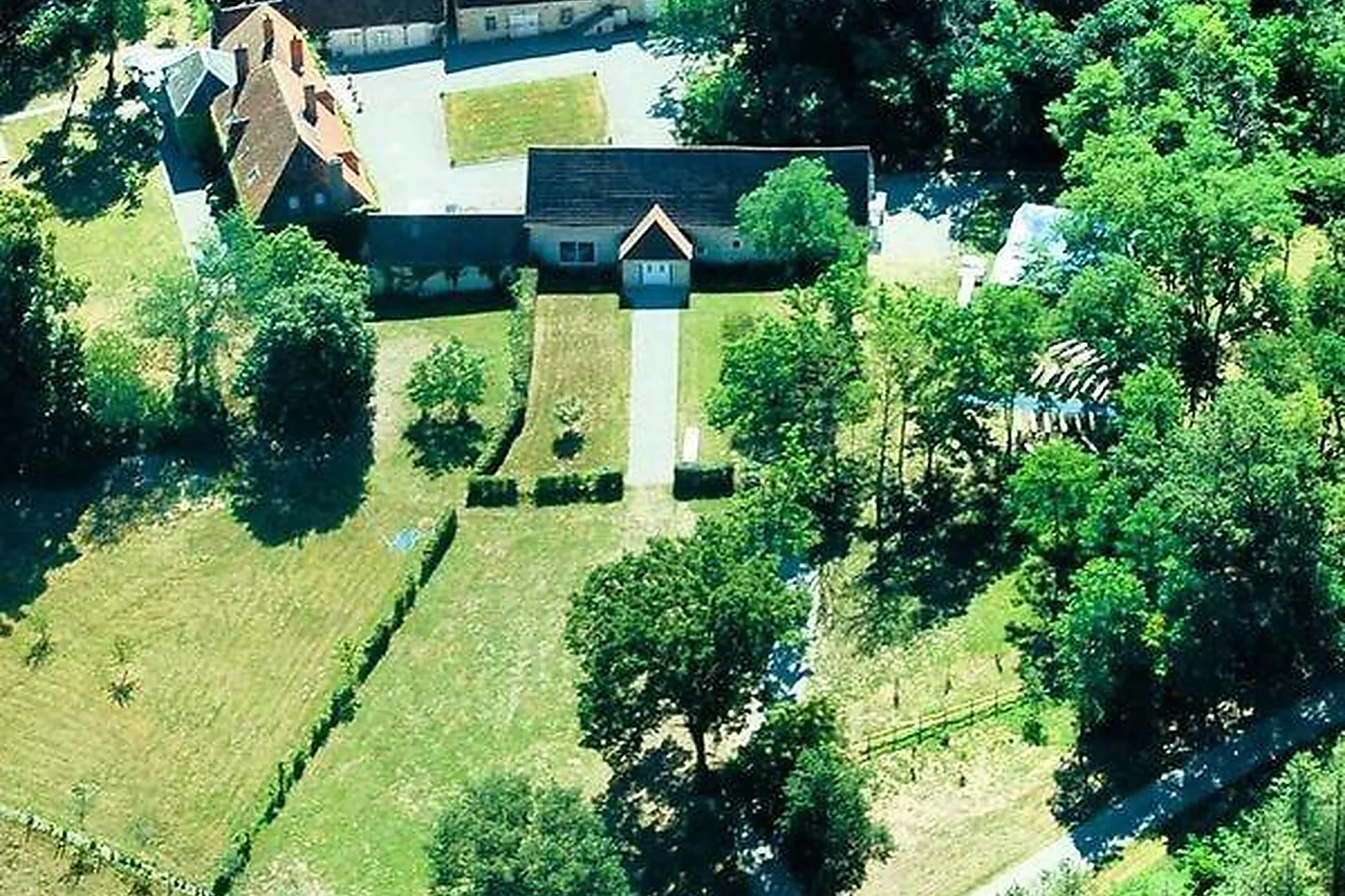 Lieux événementiels, LA GRANGE DE L'ECUYER