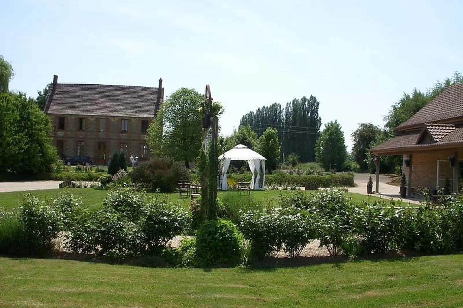 Lieux événementiels, LA GRANGE DES TRIPLÉS