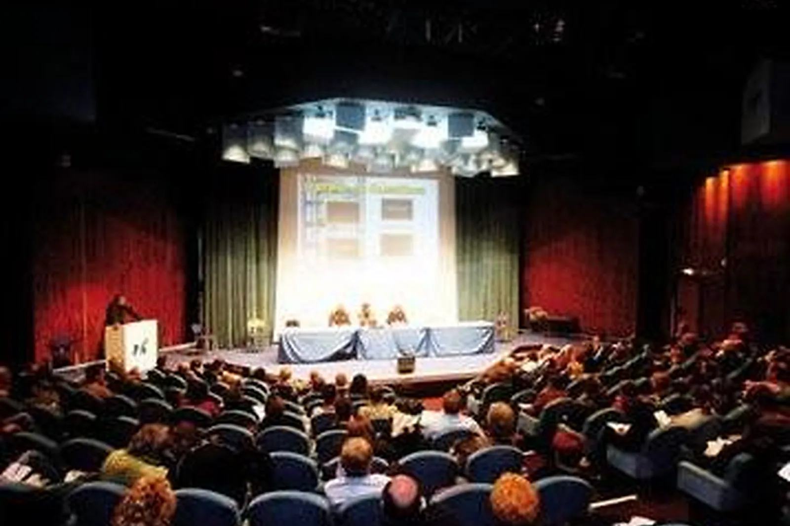 Lieux événementiels, LA HALLE DE MARTIGUES