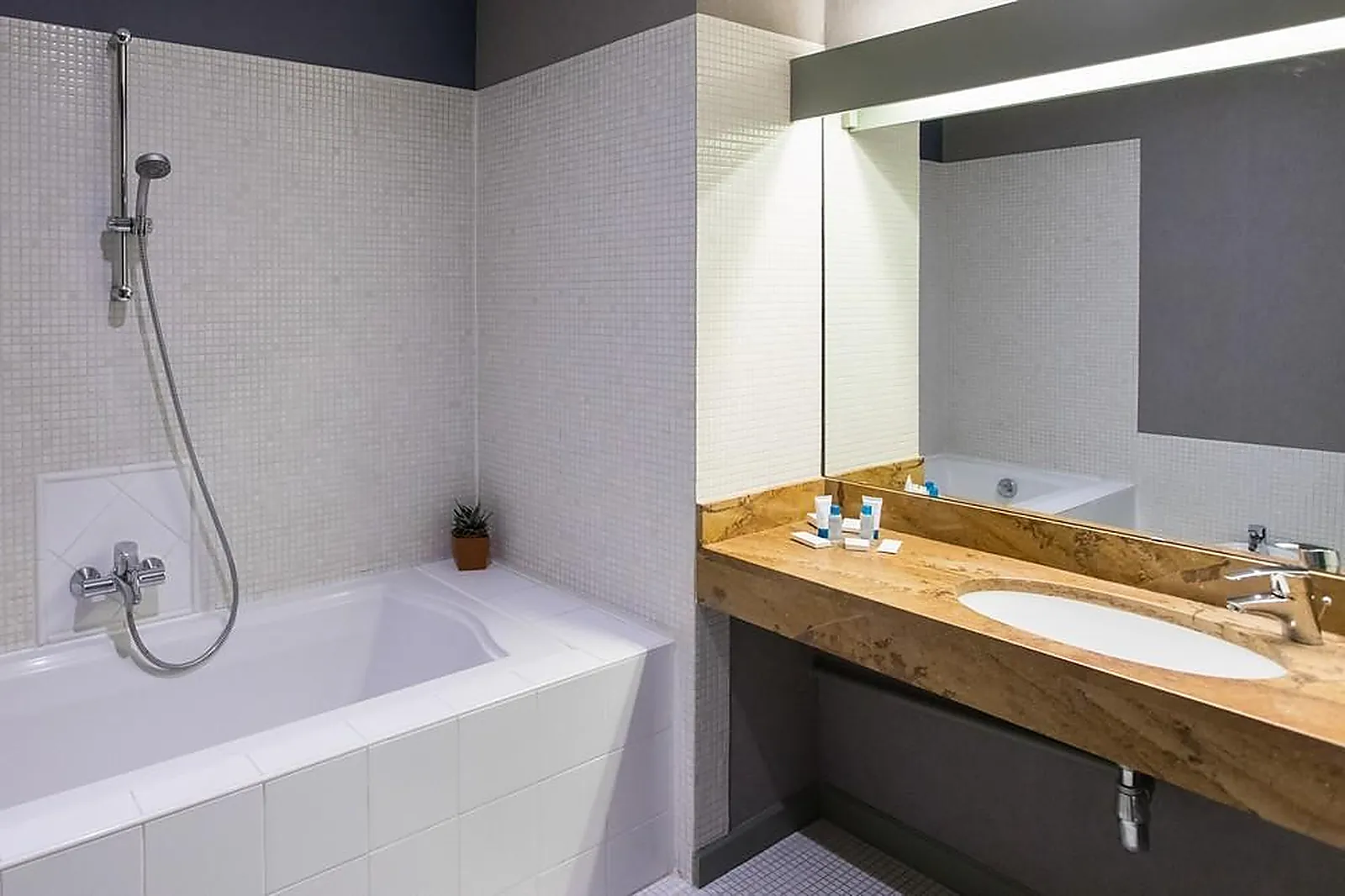 Lieux événementiels, LA HUCHETTE