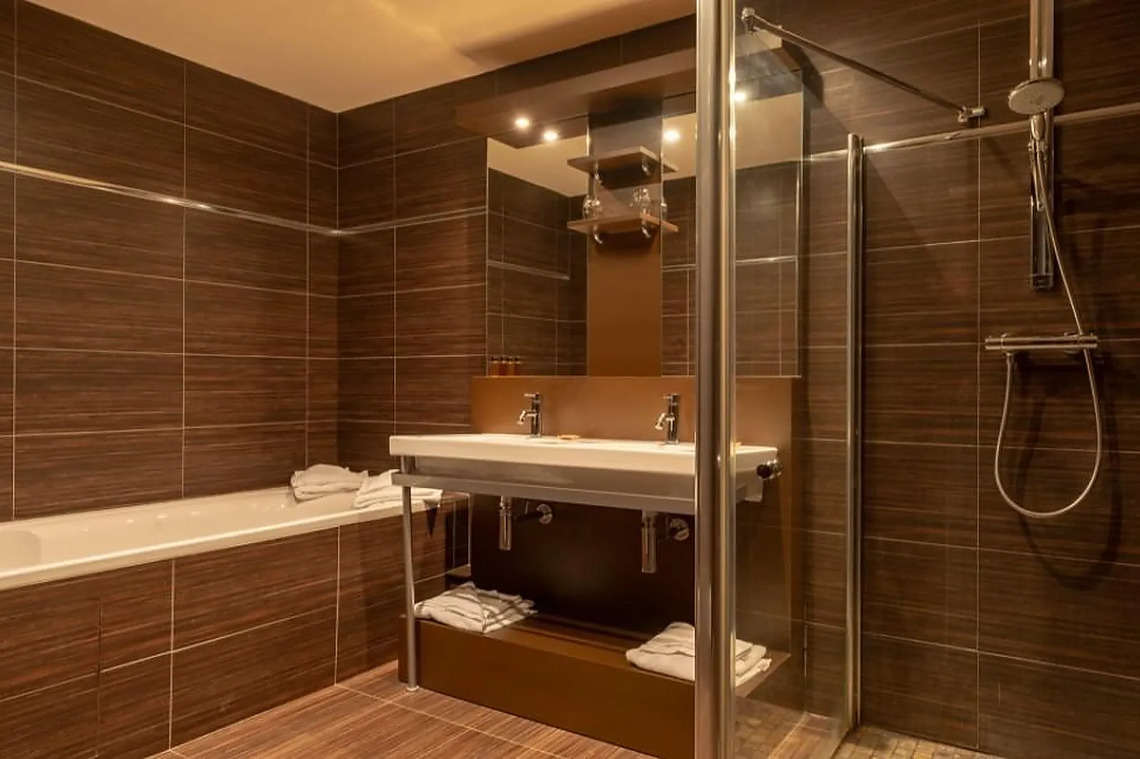 Lieux événementiels, LA MAISON ROUGE NOEUX