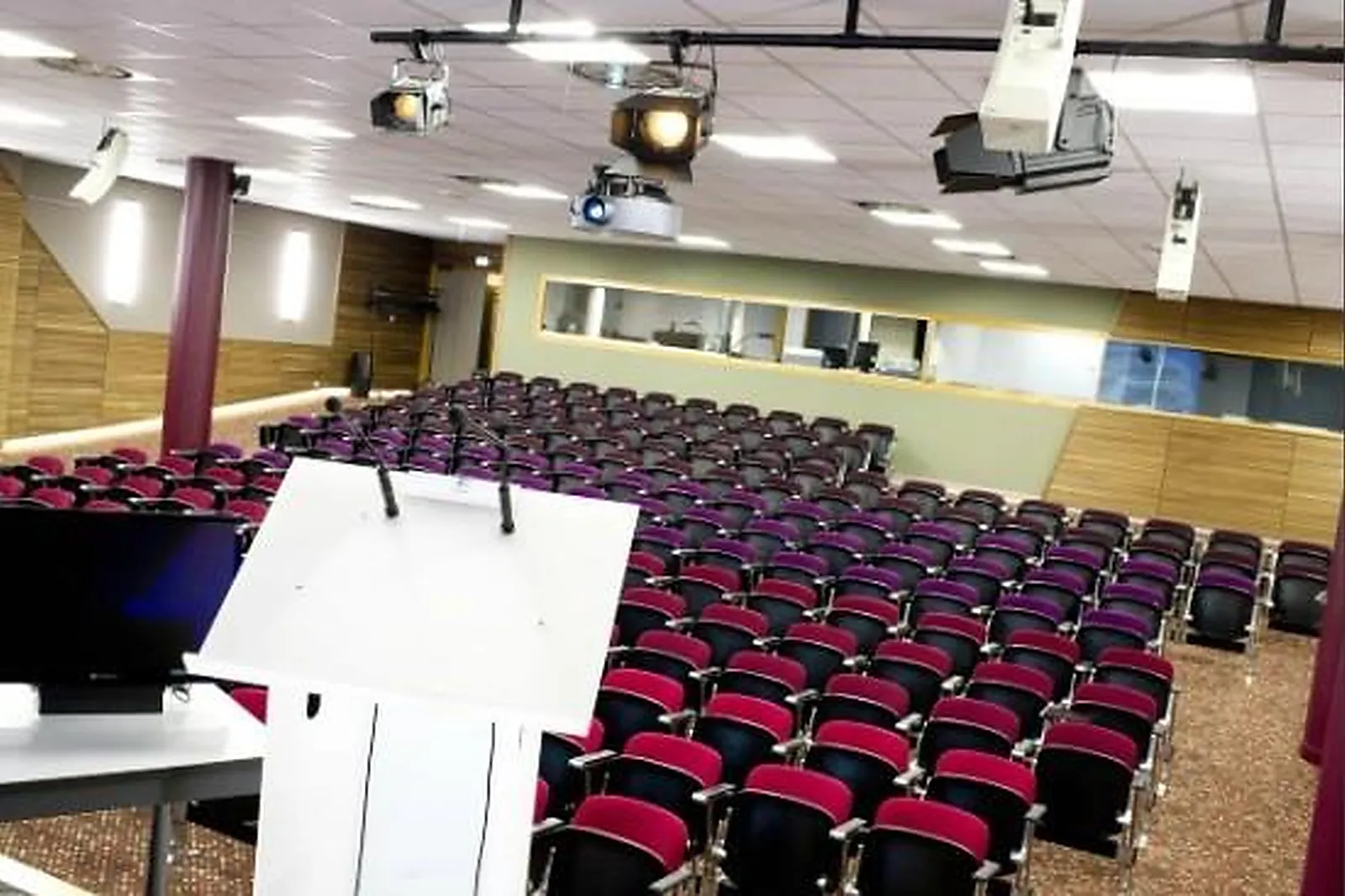 Lieux événementiels, LA MAISON DE L'ECONOMIE