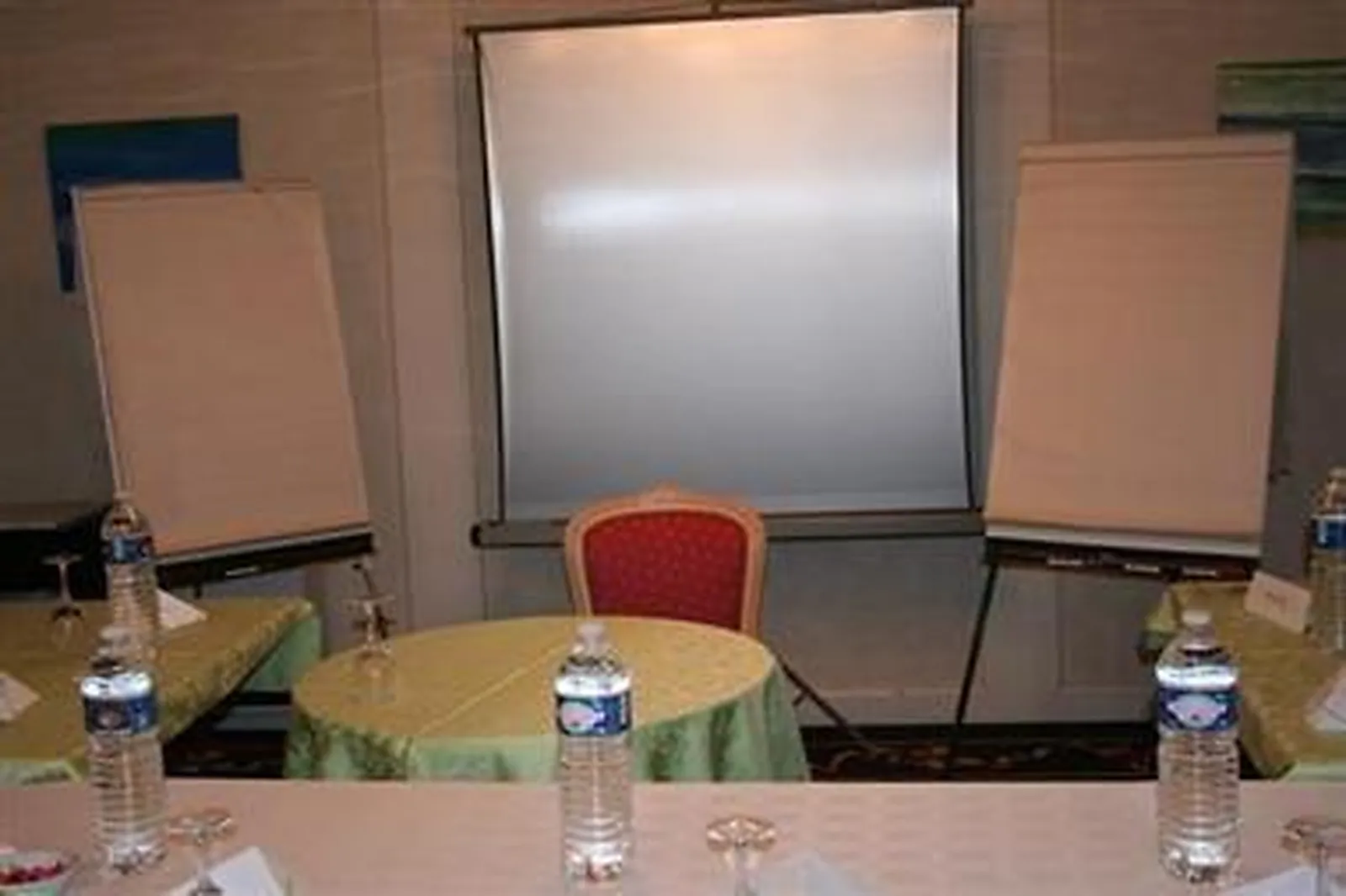 Lieux événementiels, LA MASCOTTE