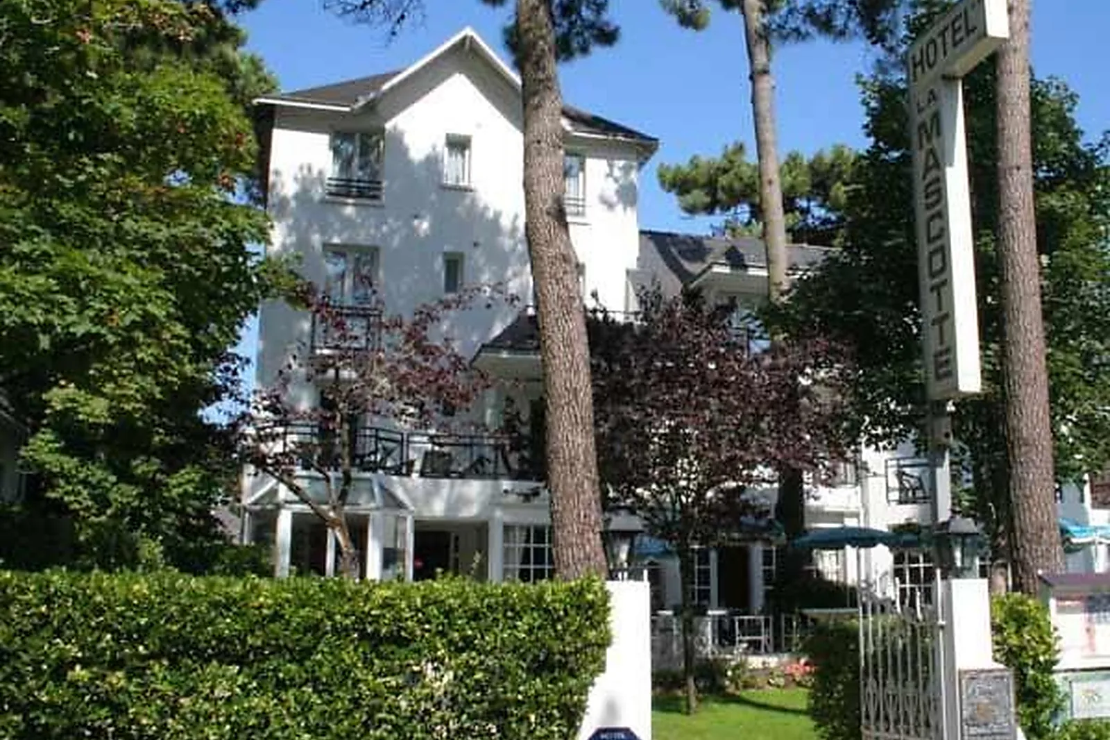 Lieux événementiels, LA MASCOTTE