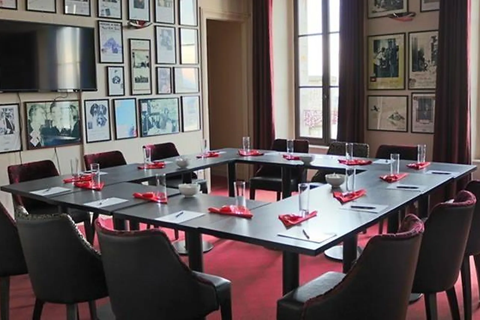 Lieux événementiels, LA MÈRE POULARD