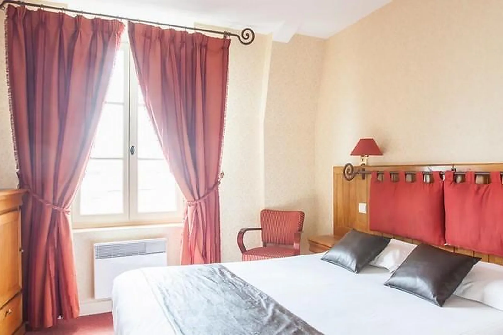 Lieux événementiels, LA MÈRE POULARD