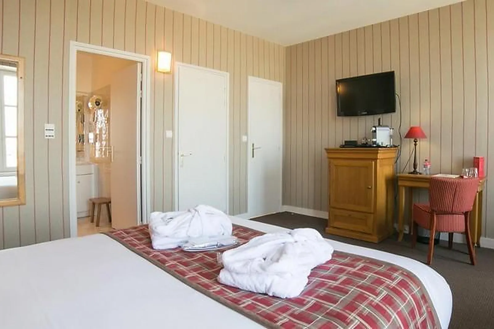 Lieux événementiels, LA MÈRE POULARD