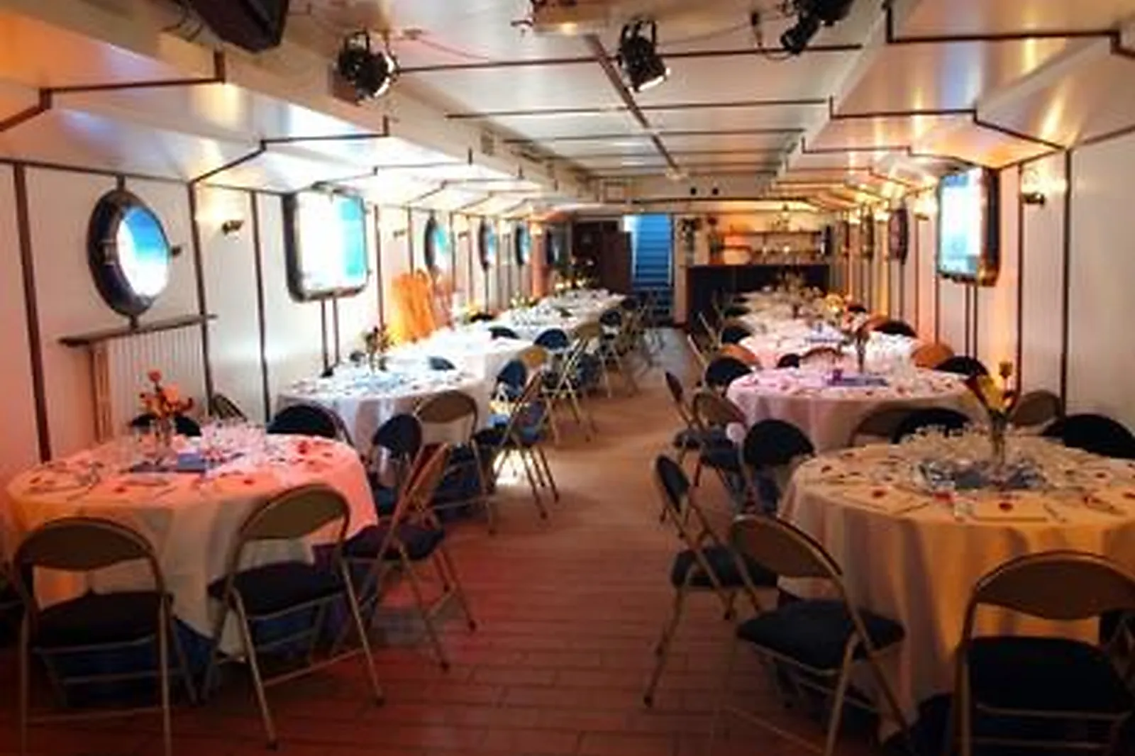 Lieux événementiels, LA PENICHE AABYSSE