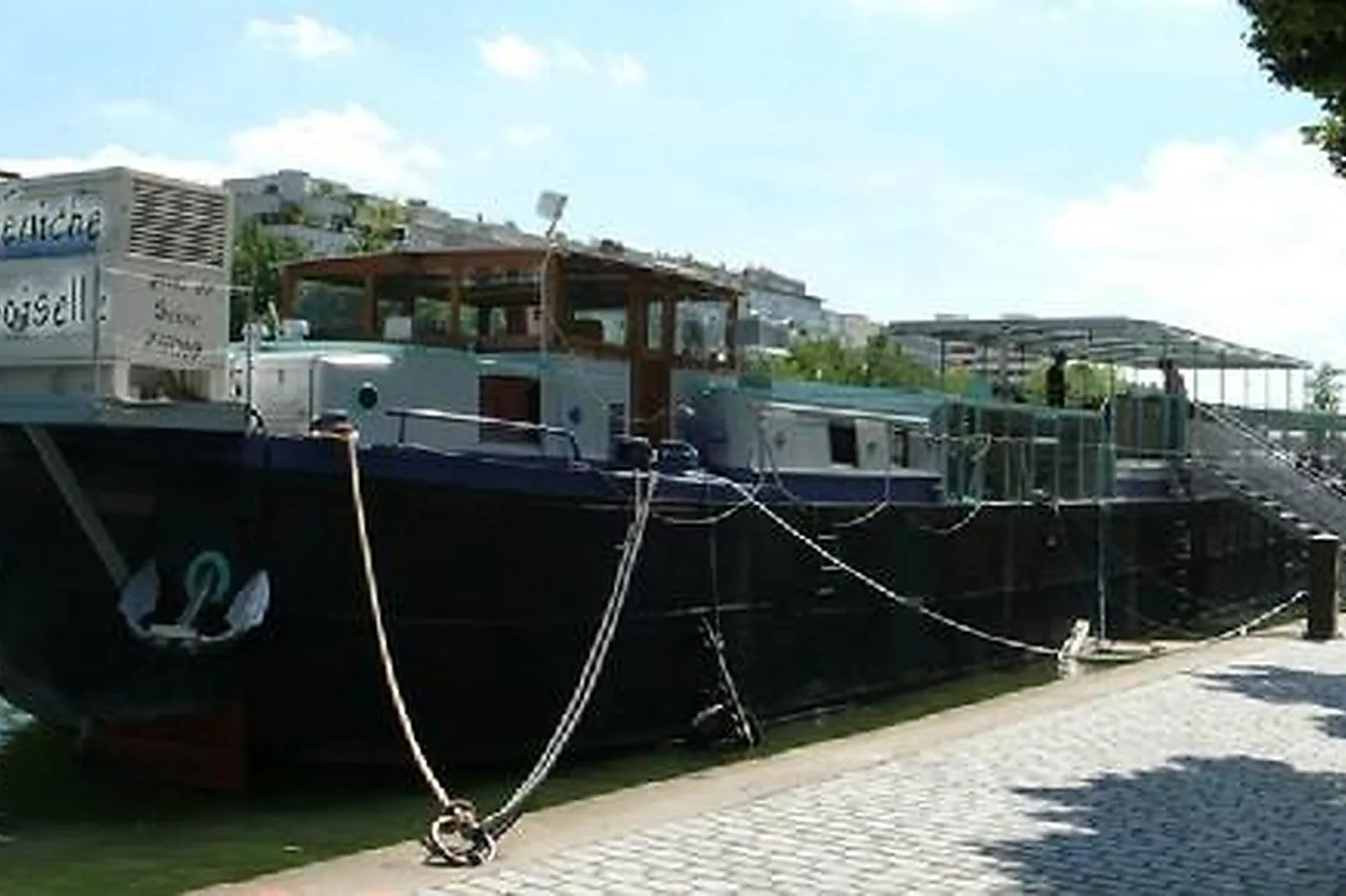 Lieux événementiels, LA PENICHE DEMOISELLE