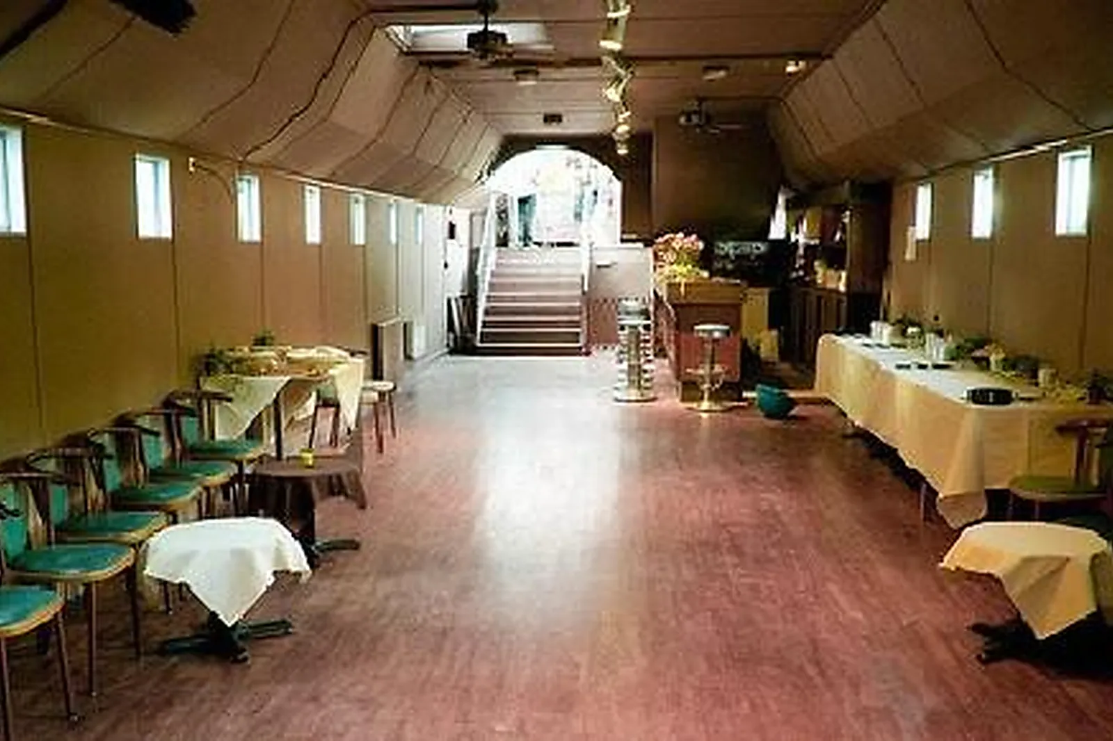 Lieux événementiels, LA PENICHE DEMOISELLE