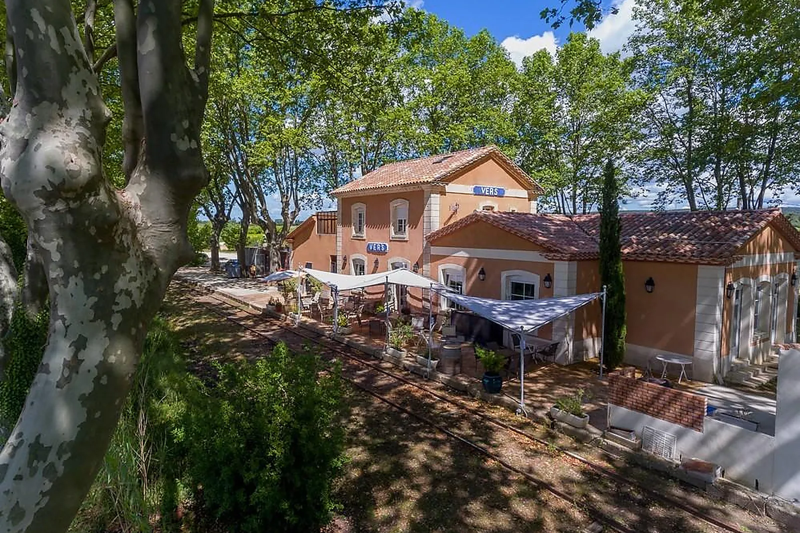 Lieux événementiels, LA PETITE GARE