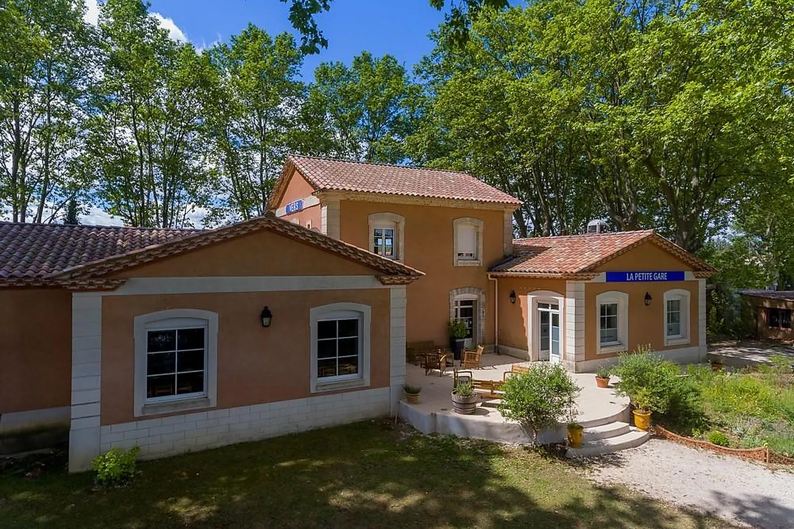 Lieux événementiels, LA PETITE GARE