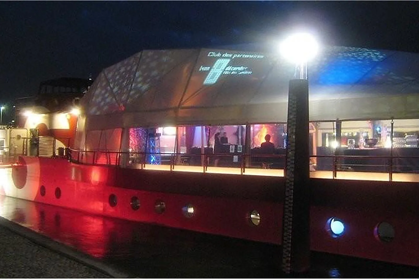 Lieux événementiels, LA PLATEFORME