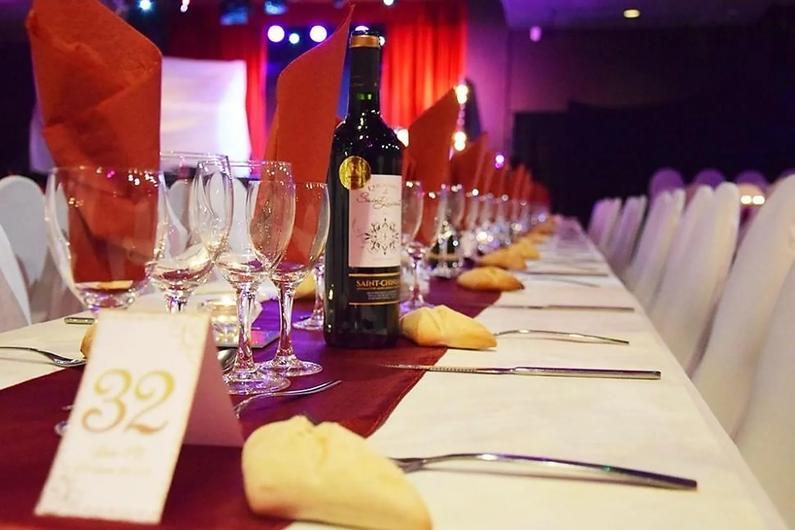 Lieux événementiels, LA PLUME ROUGE