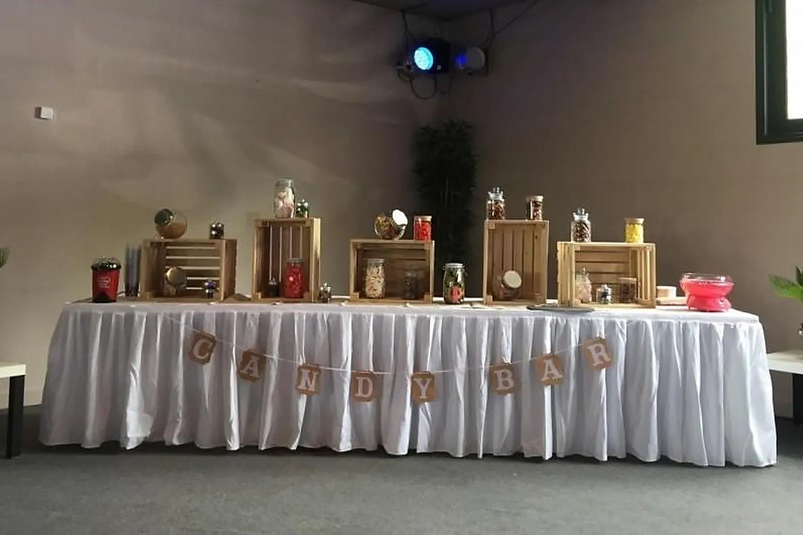 Lieux événementiels, LA PLUME ROUGE