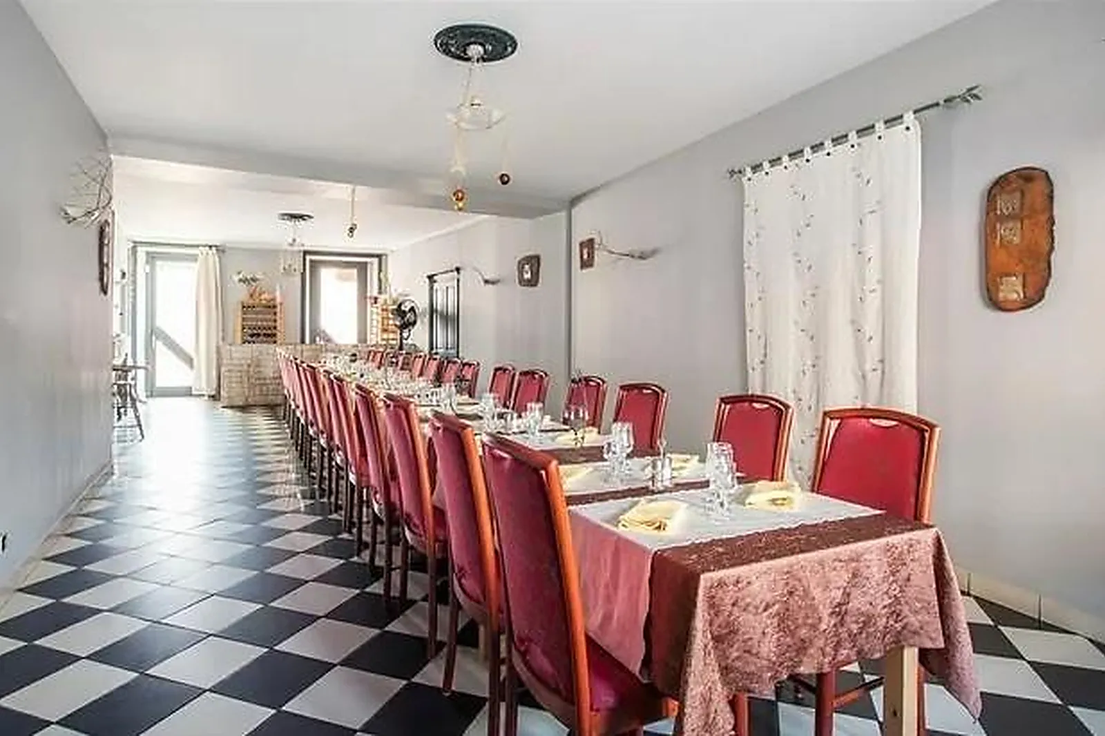 Lieux événementiels, LA POULE NOIRE