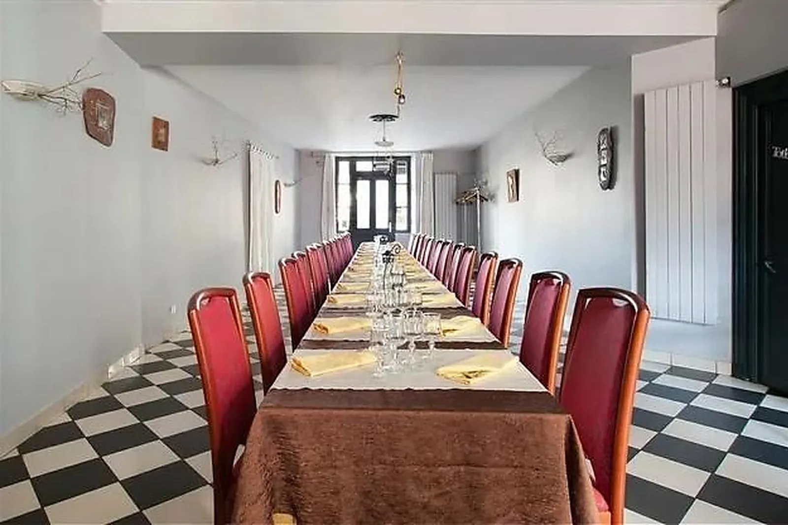 Lieux événementiels, LA POULE NOIRE