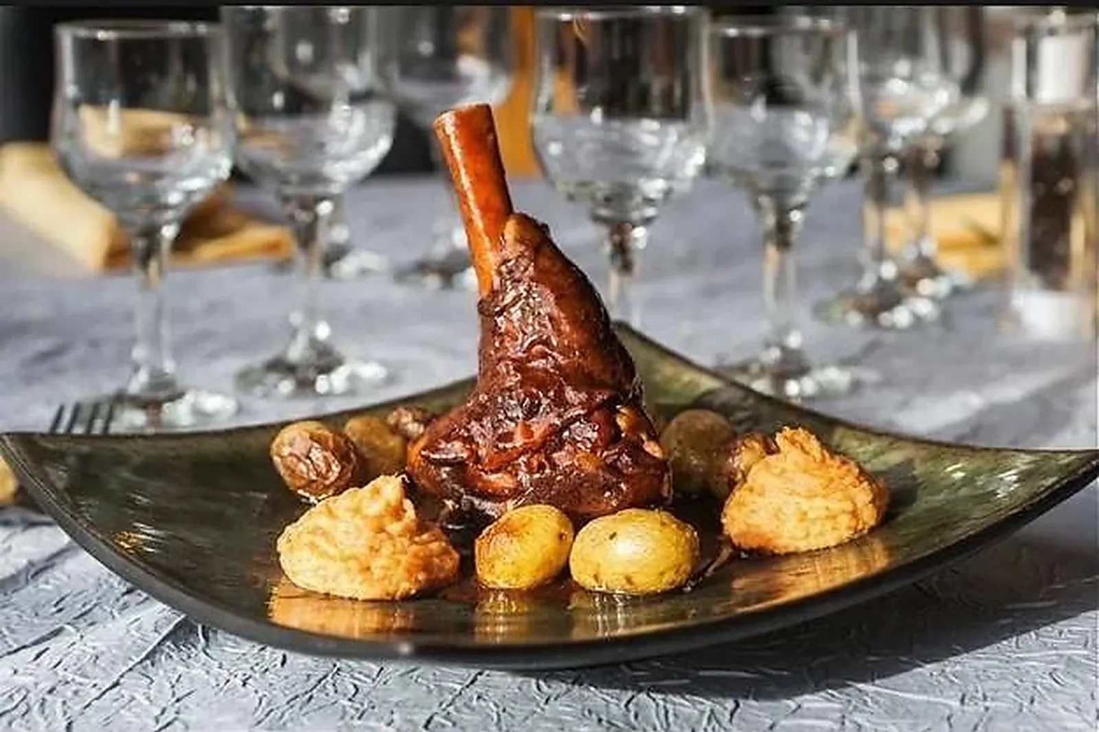 Lieux événementiels, LA POULE NOIRE