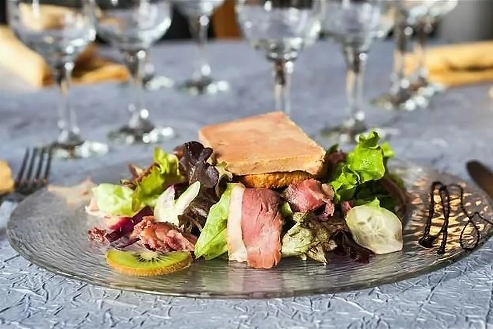 Lieux événementiels, LA POULE NOIRE