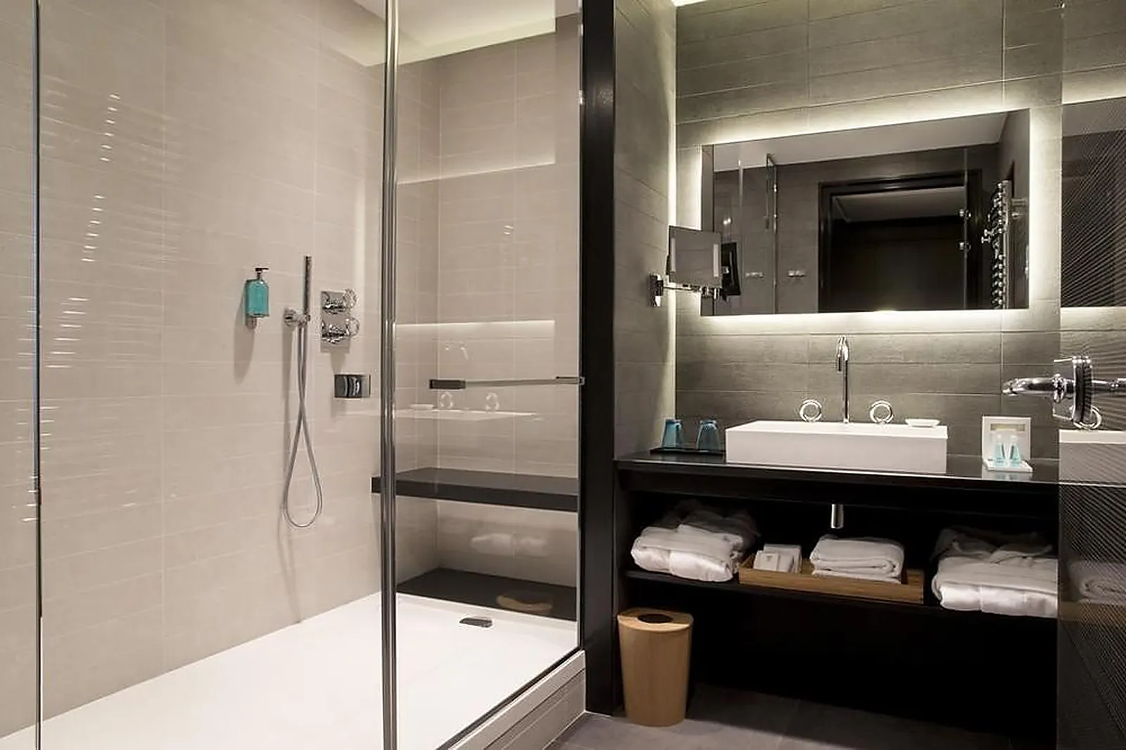 Lieux événementiels, LA PYRAMIDE VIENNE