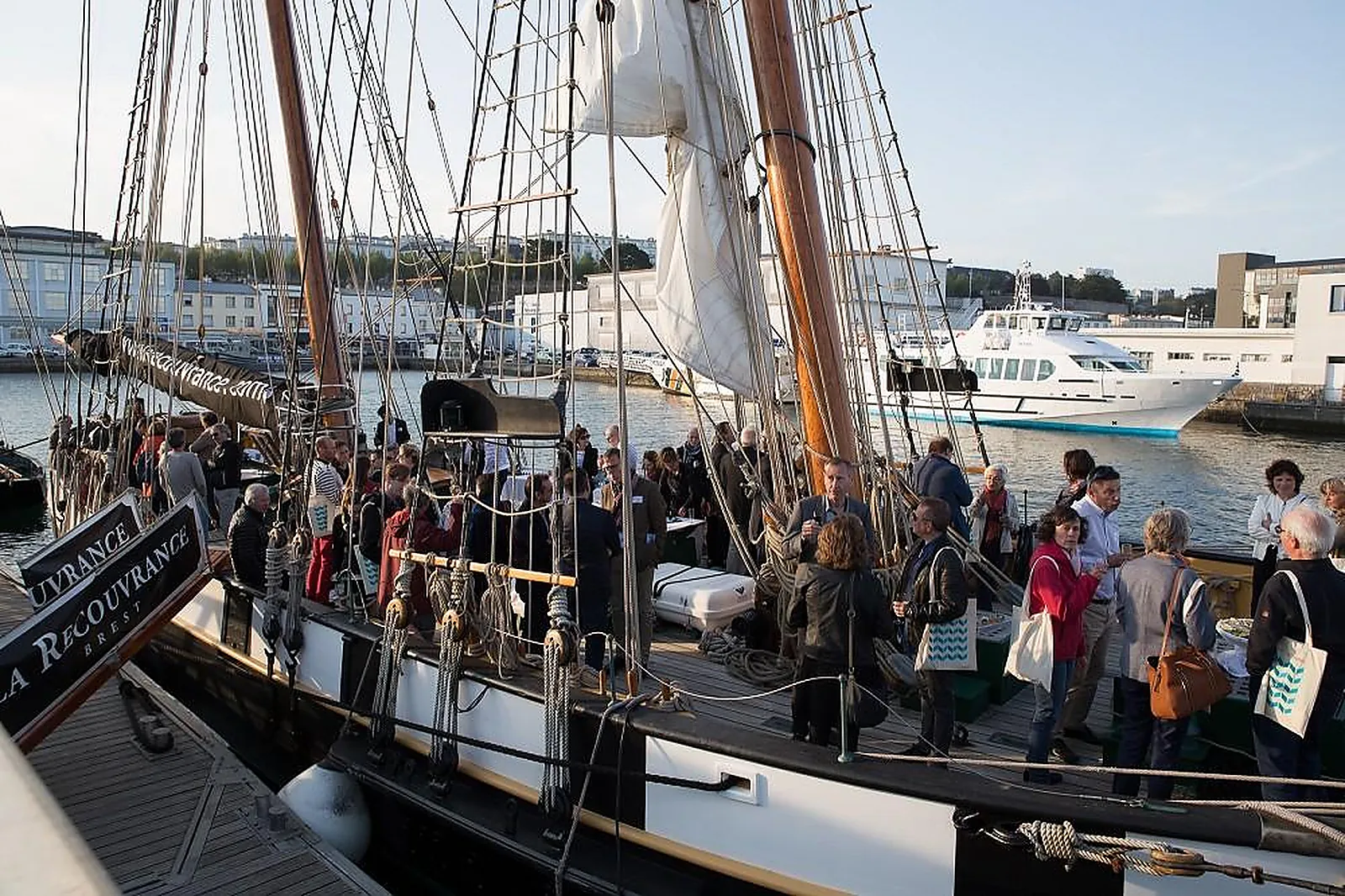 Lieux événementiels, LA RECOUVRANCE