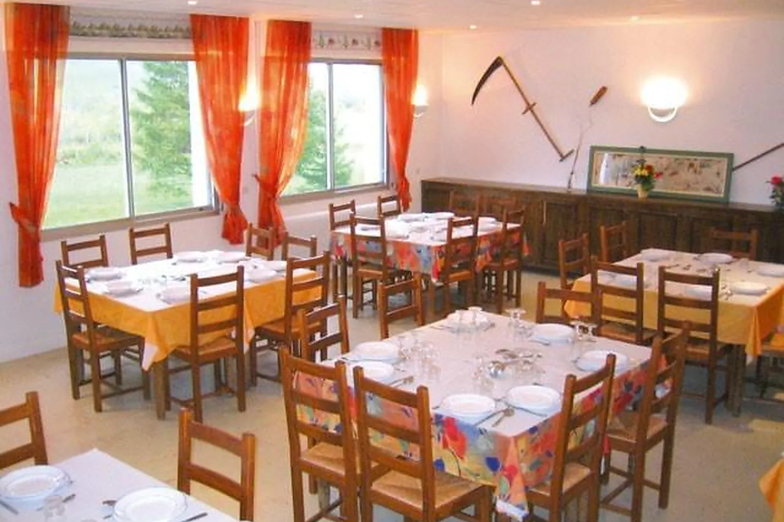 Lieux événementiels, LA ROCHE DU TRESOR