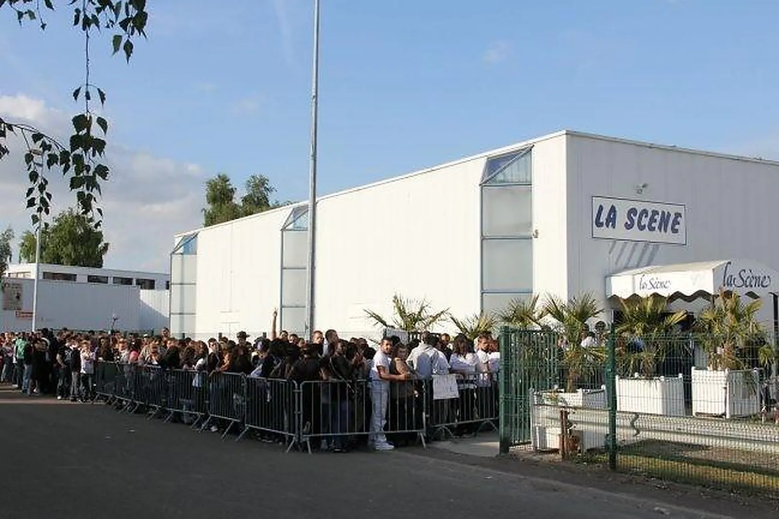 Lieux événementiels, LA SCÈNE