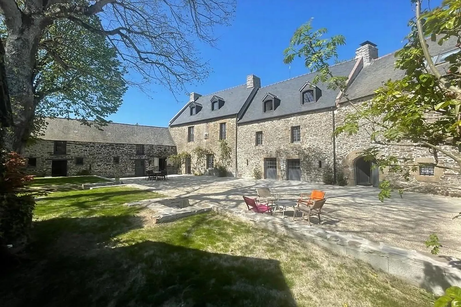 Lieux événementiels, LA SEIGNEURIE DES ONDES