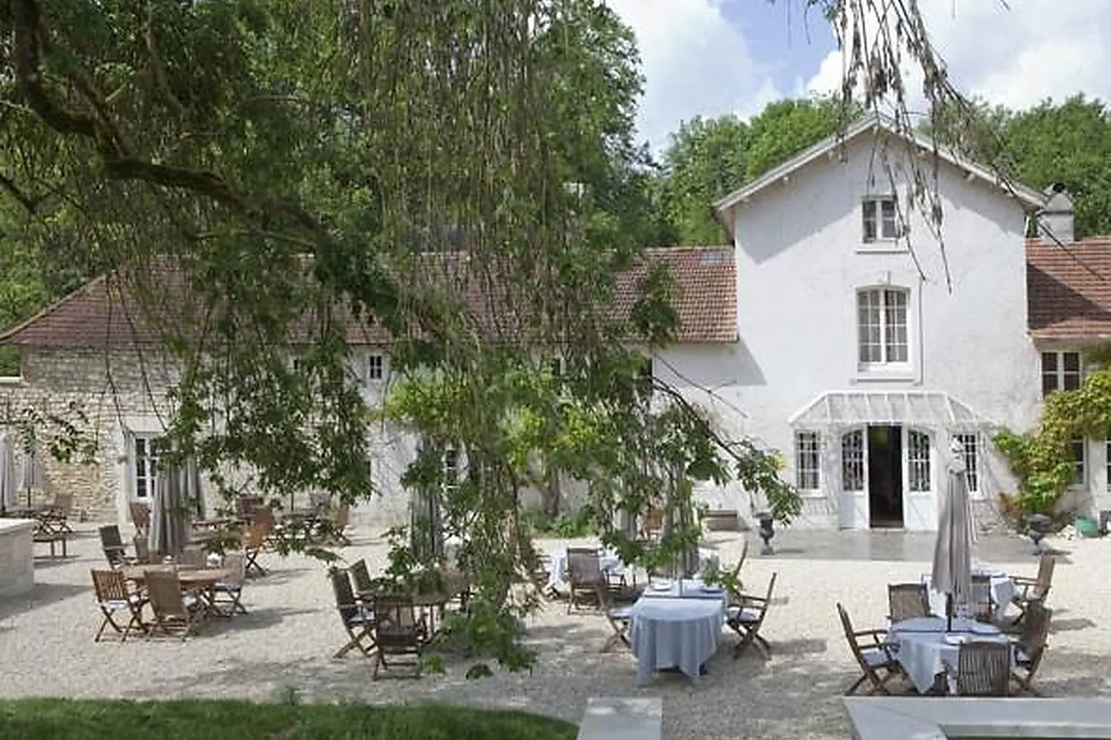 Lieux événementiels, LA SOURCE BLEUE