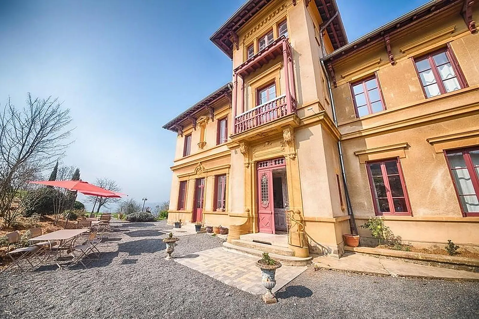 Lieux événementiels, LA SOURCE DORÉE