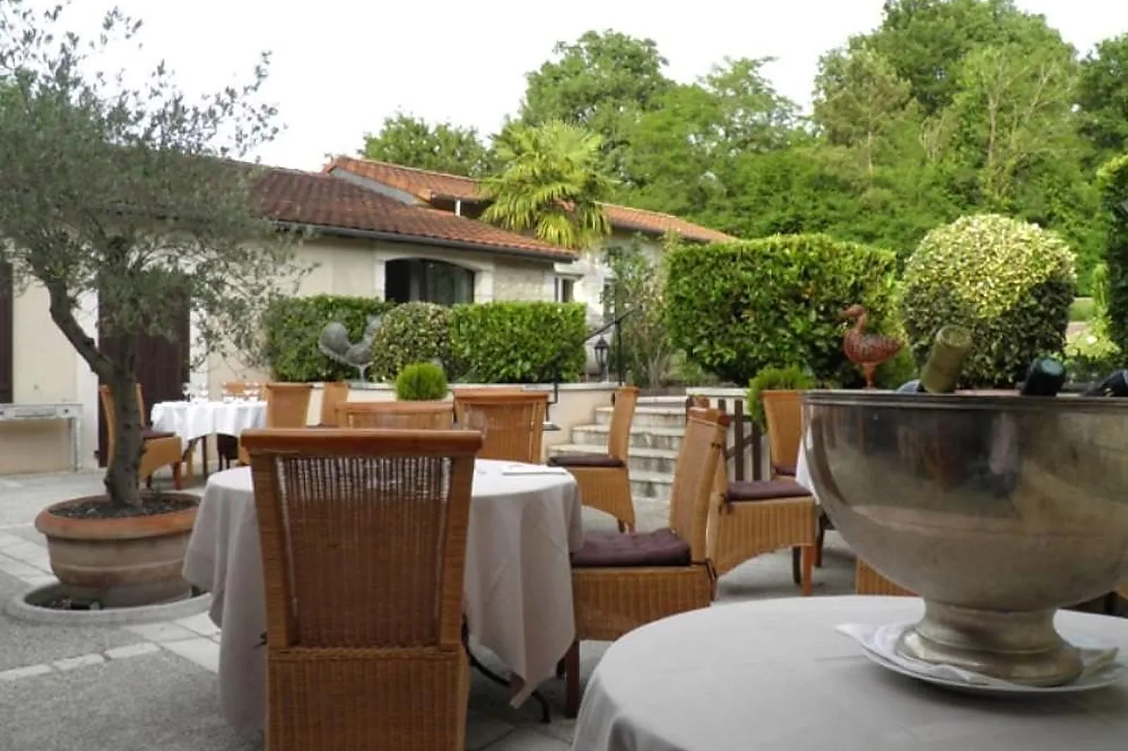 Lieux événementiels, LA TABLE DU POUYAUD