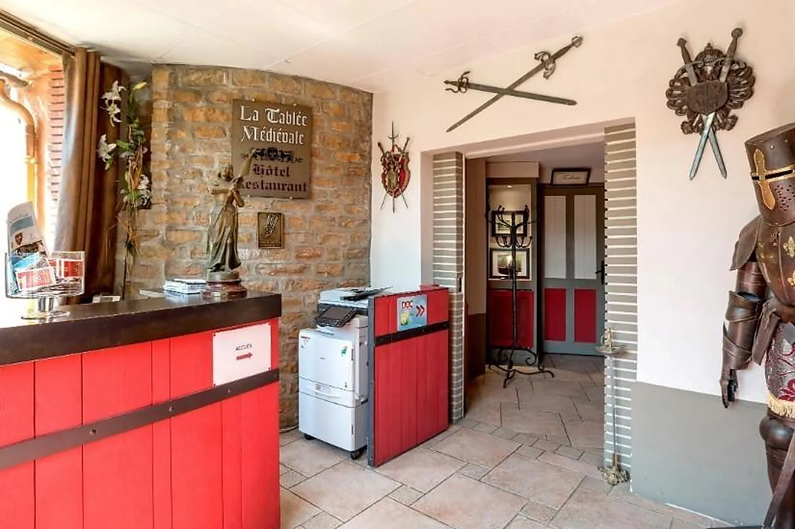 Lieux événementiels, LA TABLÉE MÉDIÉVALE