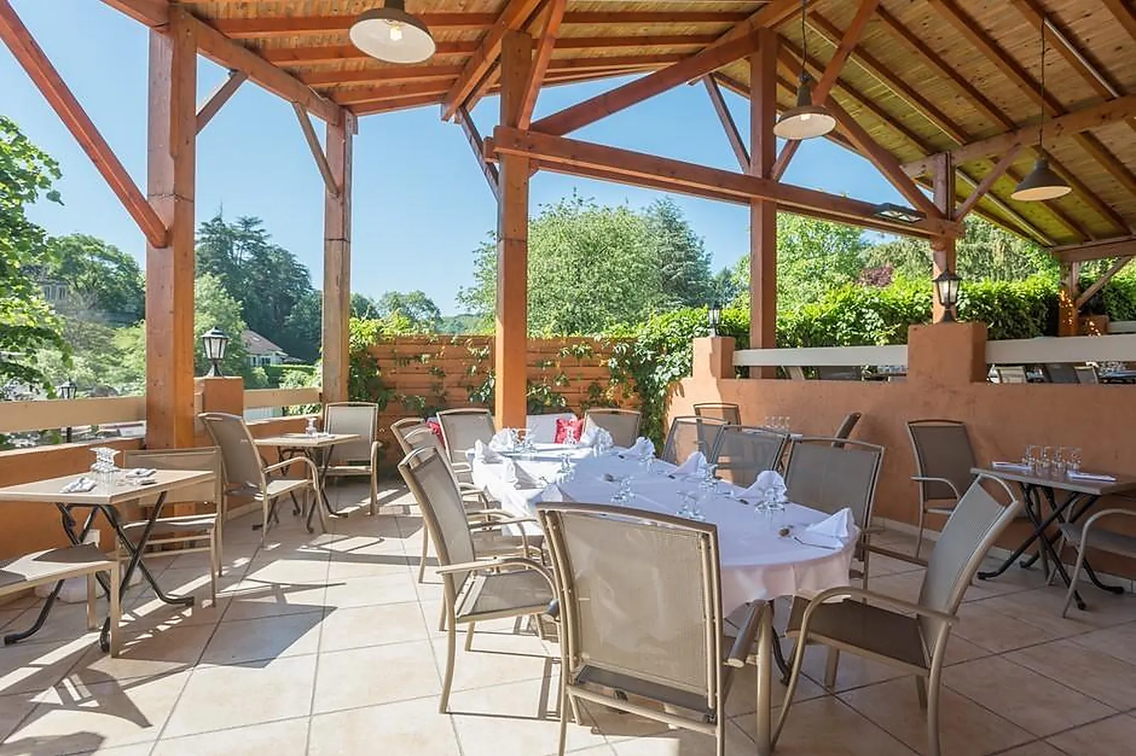 Lieux événementiels, LA TABLÉE MÉDIÉVALE