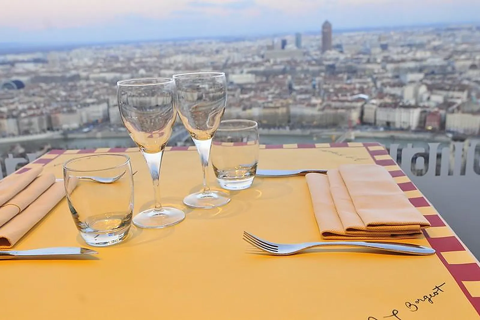 Lieux événementiels, LA TASSÉE