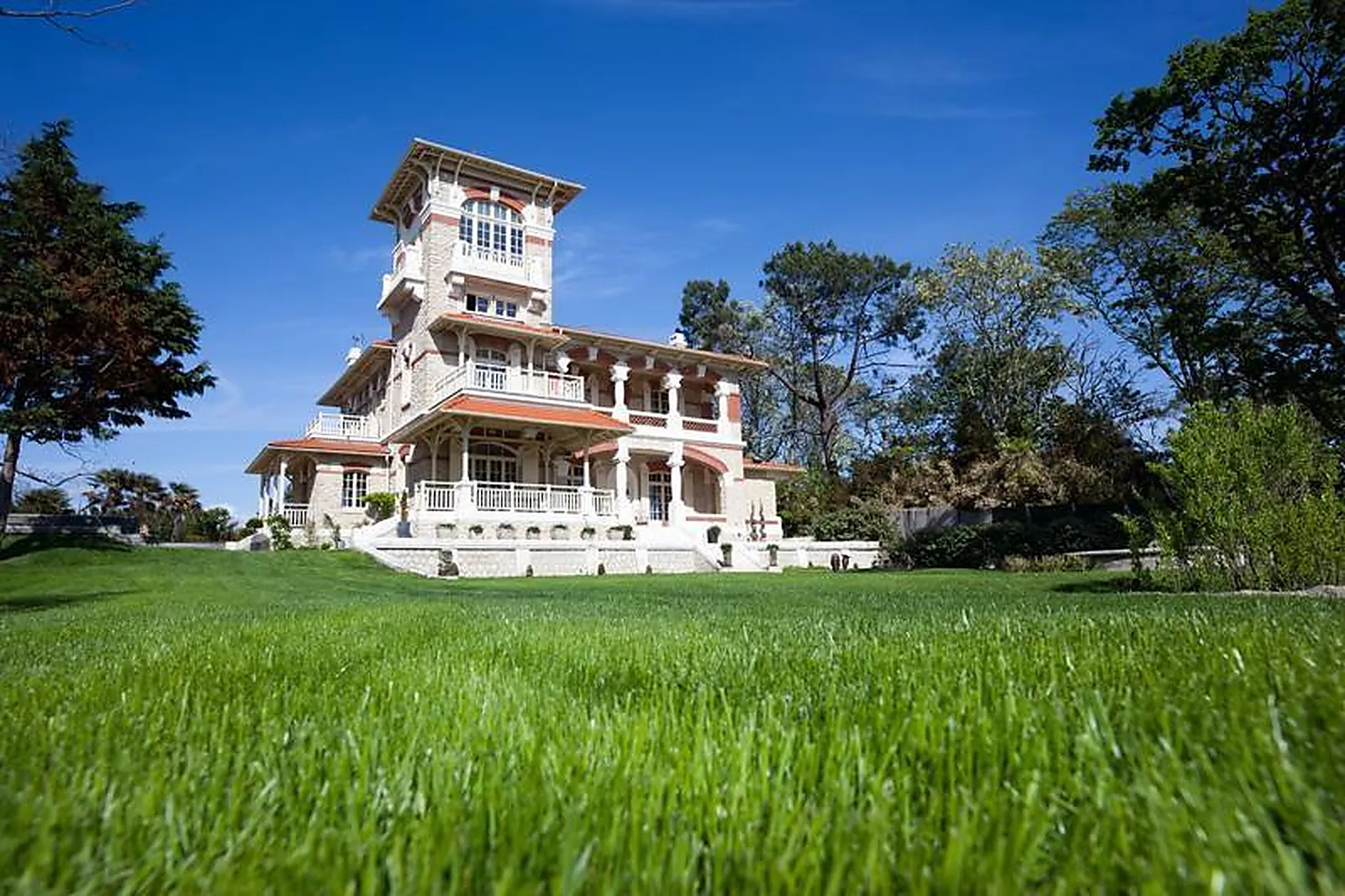 Lieux événementiels, LA TOSCA