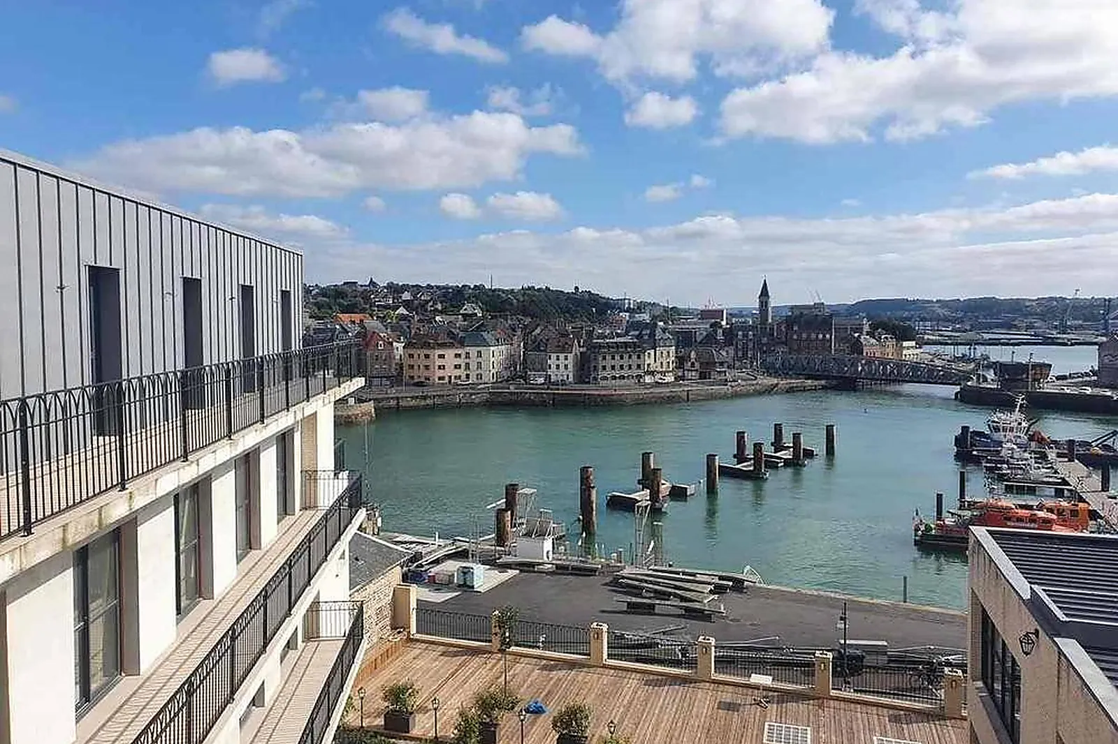 Lieux événementiels, LA TOUR AUX CRABES