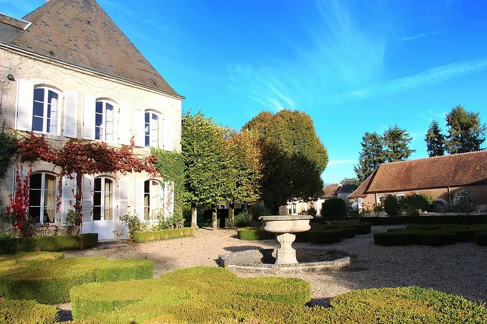 Lieux événementiels, LA TOUR DE DIORS